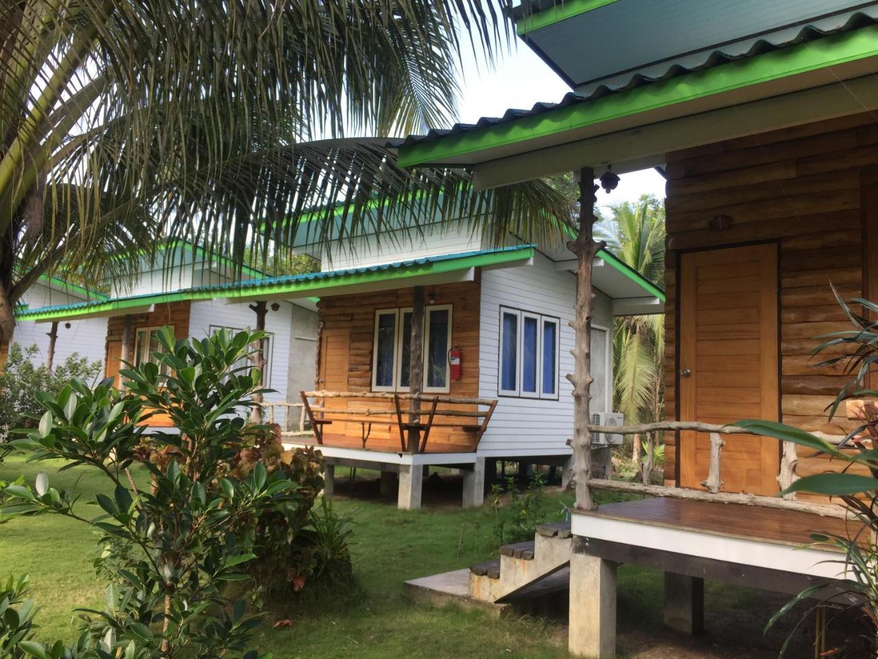 Suan Maprao Ko Kut Resort Exterior photo